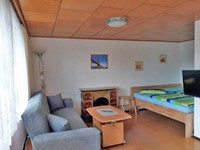 Uwes Hütte Wohn-und Essbereich